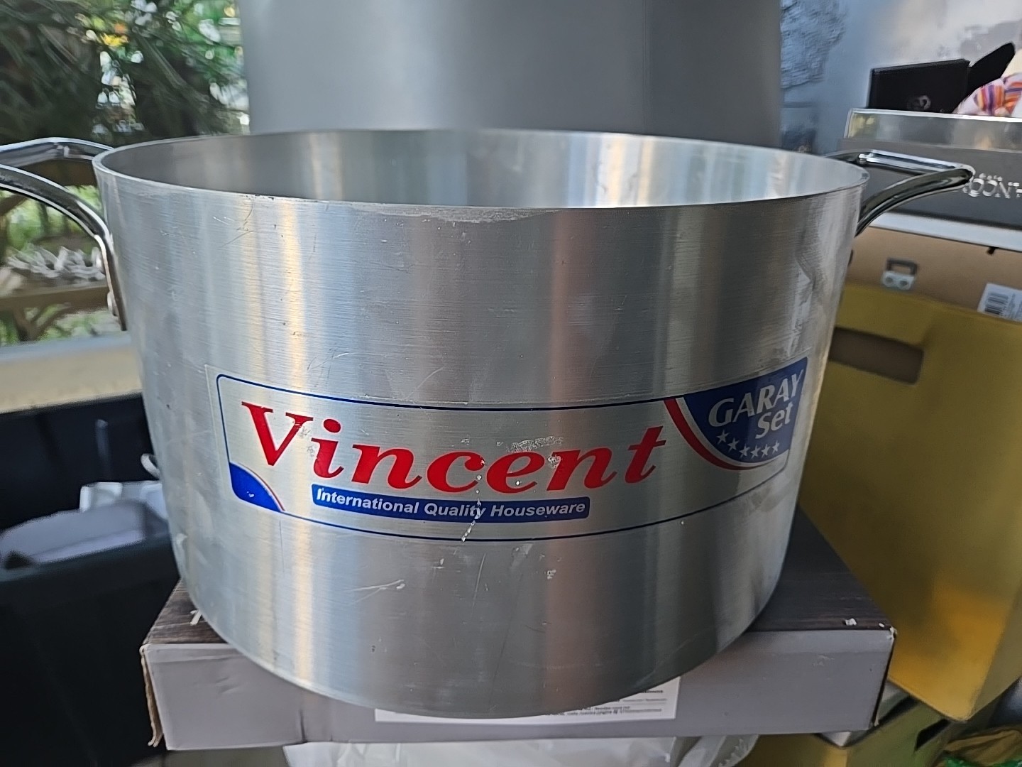 Vincent Int. Commercial X-Large Heavy Gauge Aluminum Pot 14×8″