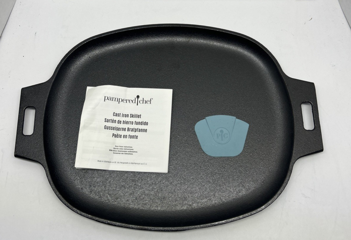 Pampered Chef 16″x12″ Cast Iron Sizzle Skillet 100369 NEW in Box USA