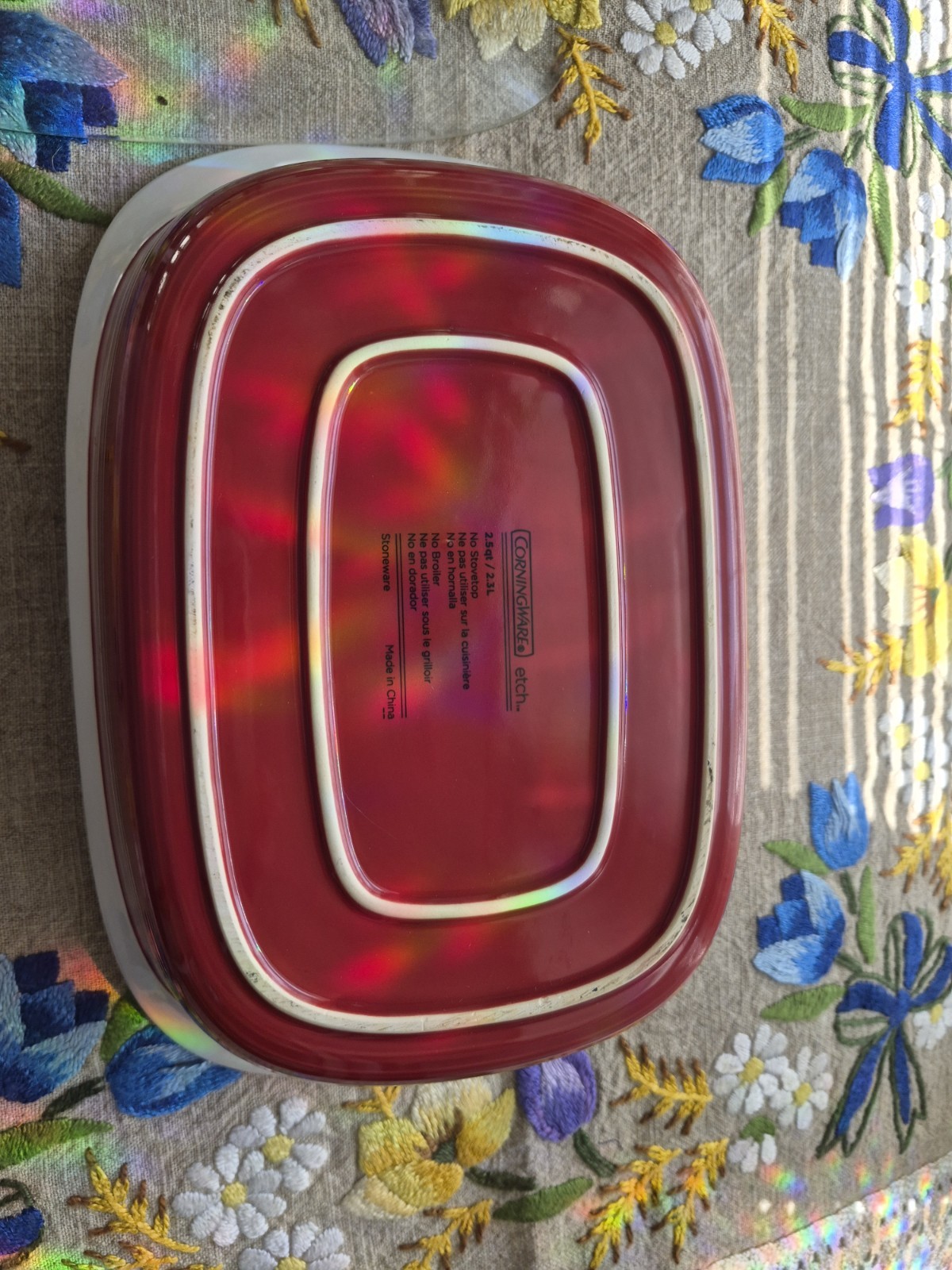 CorningWare Etch 2.5 Qt Stoneware Casserole Dish & Glass Lid Red/White Rect