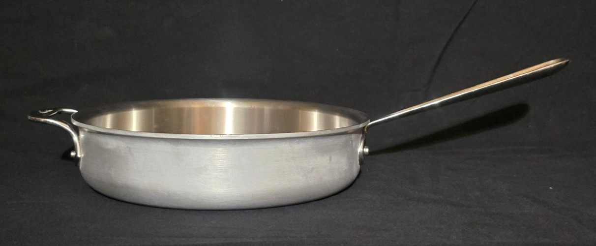 All-Clad 3QT MC2 11 1/4″ Saute 2 Handle Brushed Aluminum Exterior / SS Interior