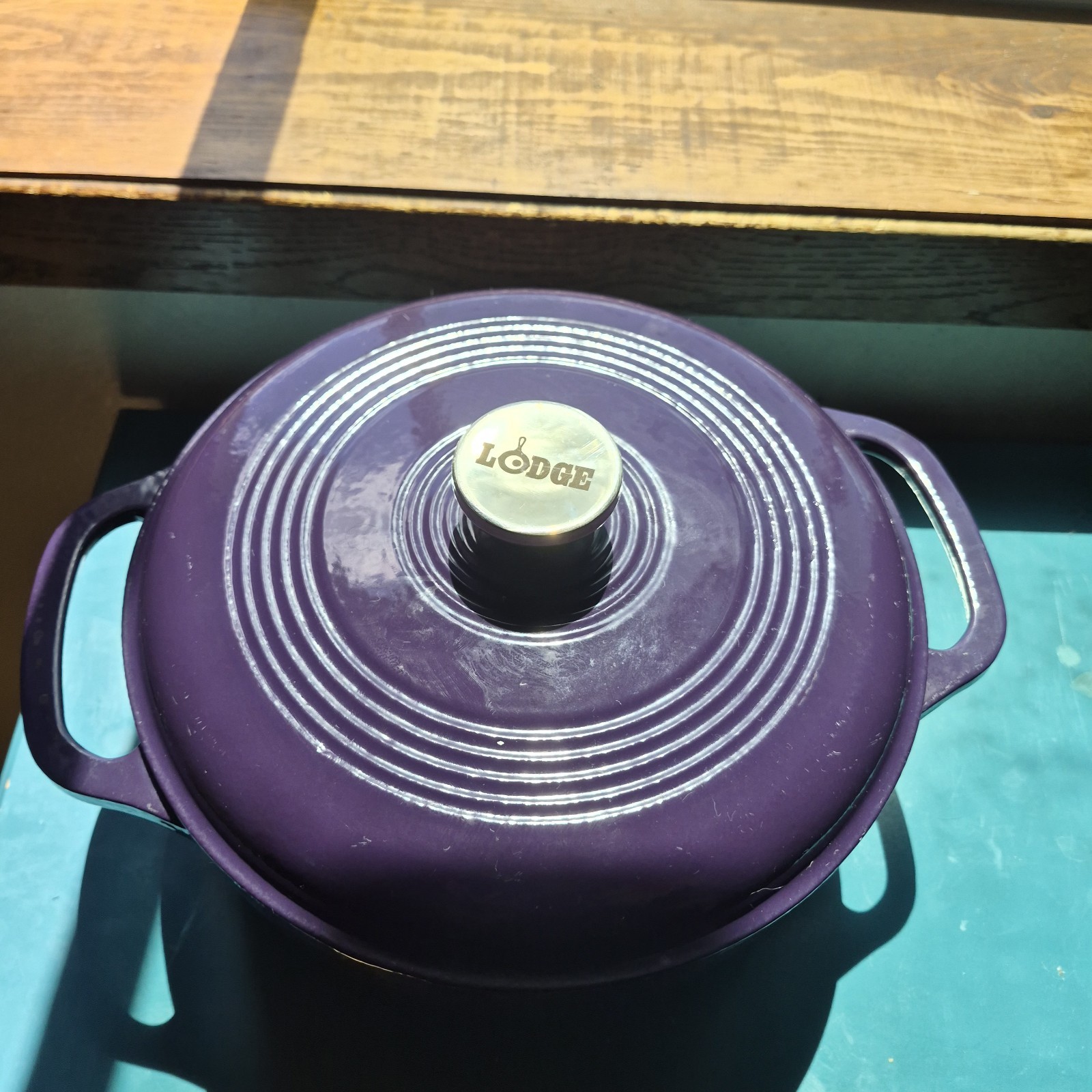 Lodge Enameled Cast Iron Round Casserole Pan With Lid Purple