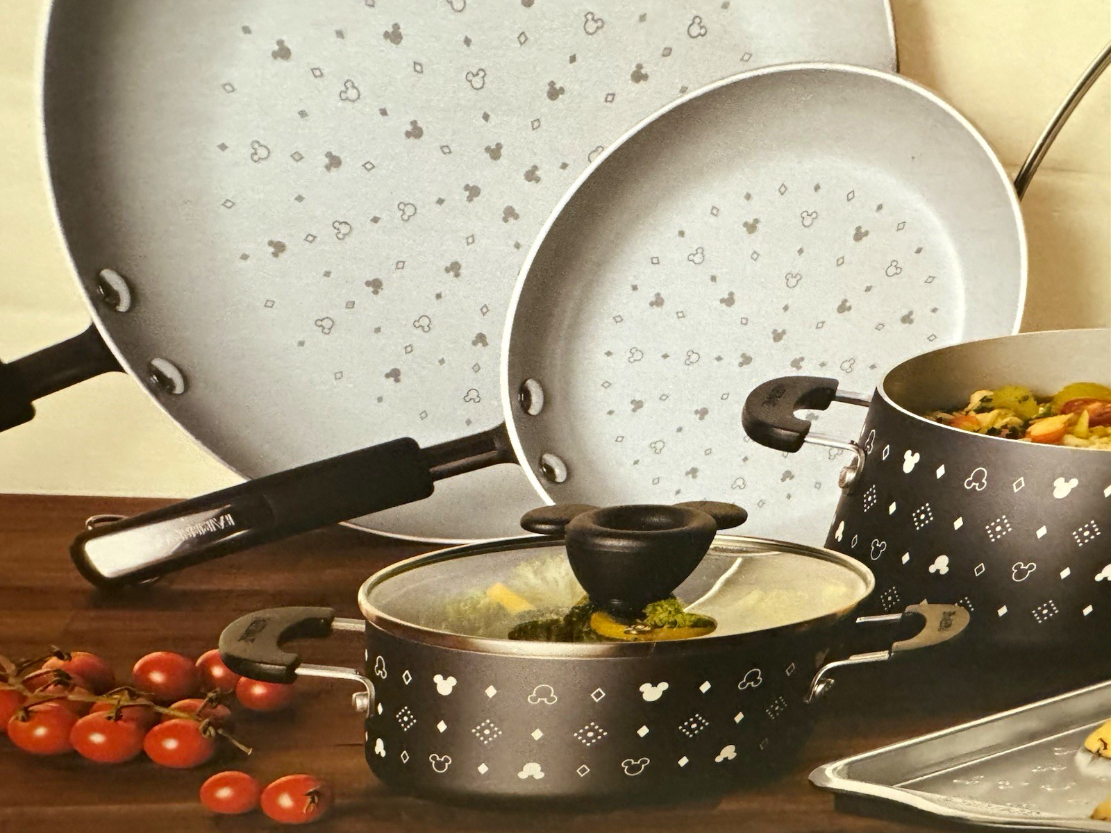 Disney Mickey Mouse 7-Piece Ceramic Nonstick Pan Set Black Gas/Electric
