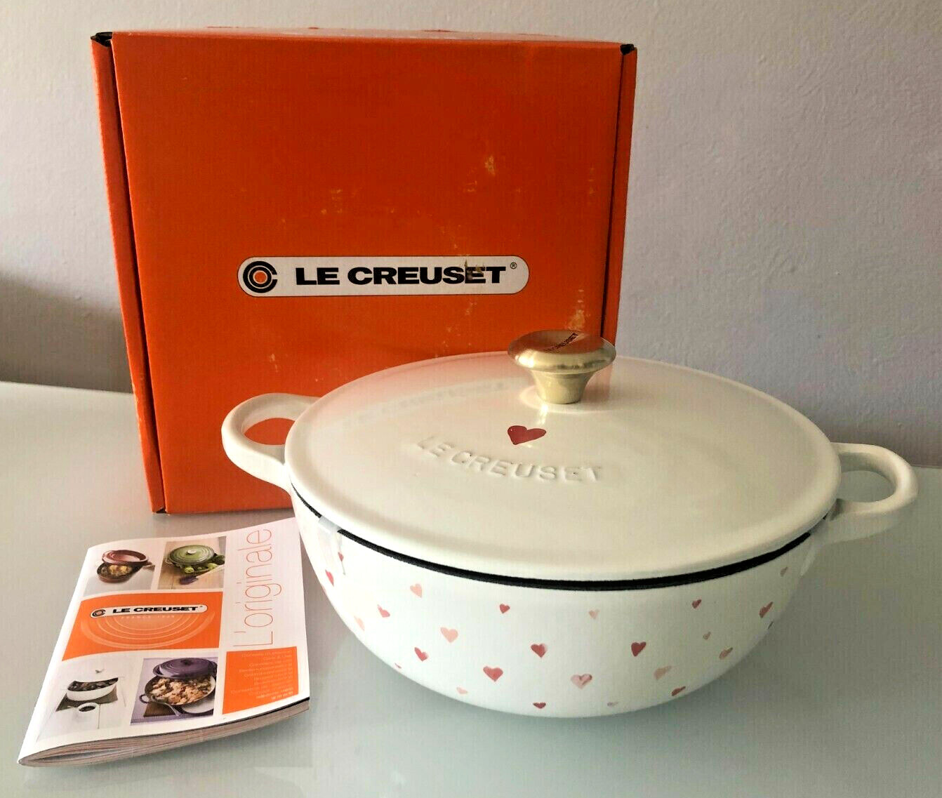 Le Creuset L’Amour Cast Iron 2.75 Quart Soup Pot with Hearts, White  * NEW *