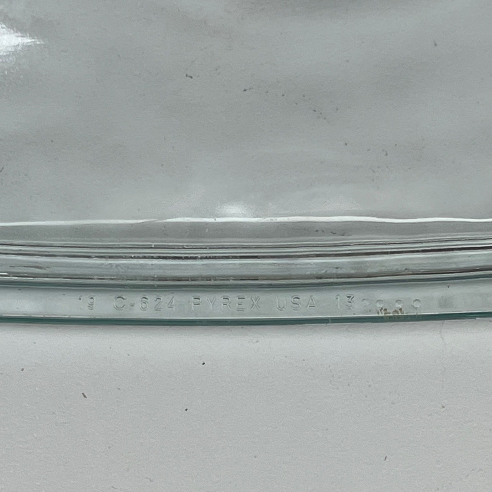 Pyrex 2 Quart Clear Glass Casserole Dish with Lid Rectangular Baker 1.9L USA