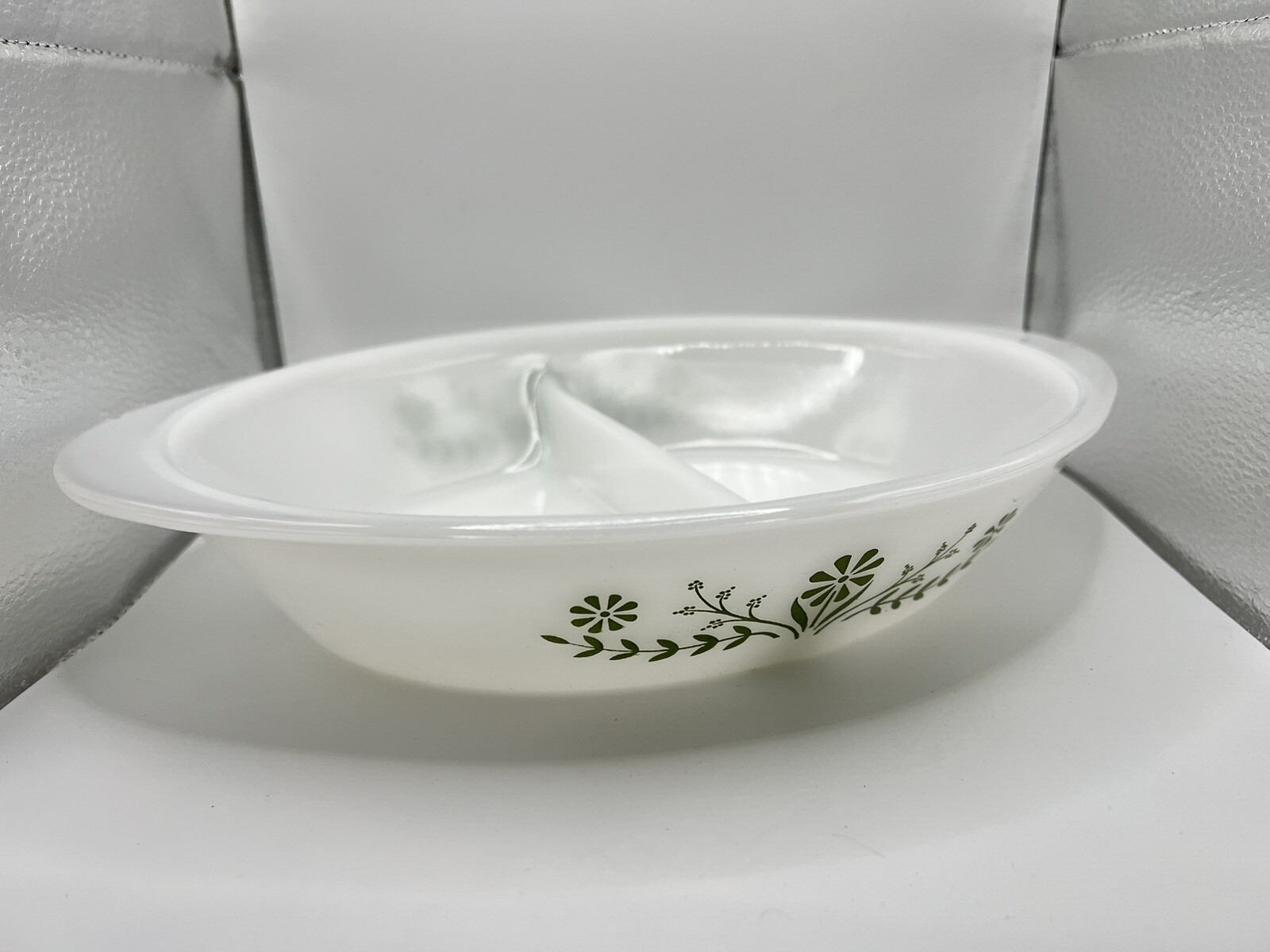GLASBAKE GREEN DAISY MILK GLASS 10 INCH DIVIDED J2352 CASSEROLE / SERVING DISH