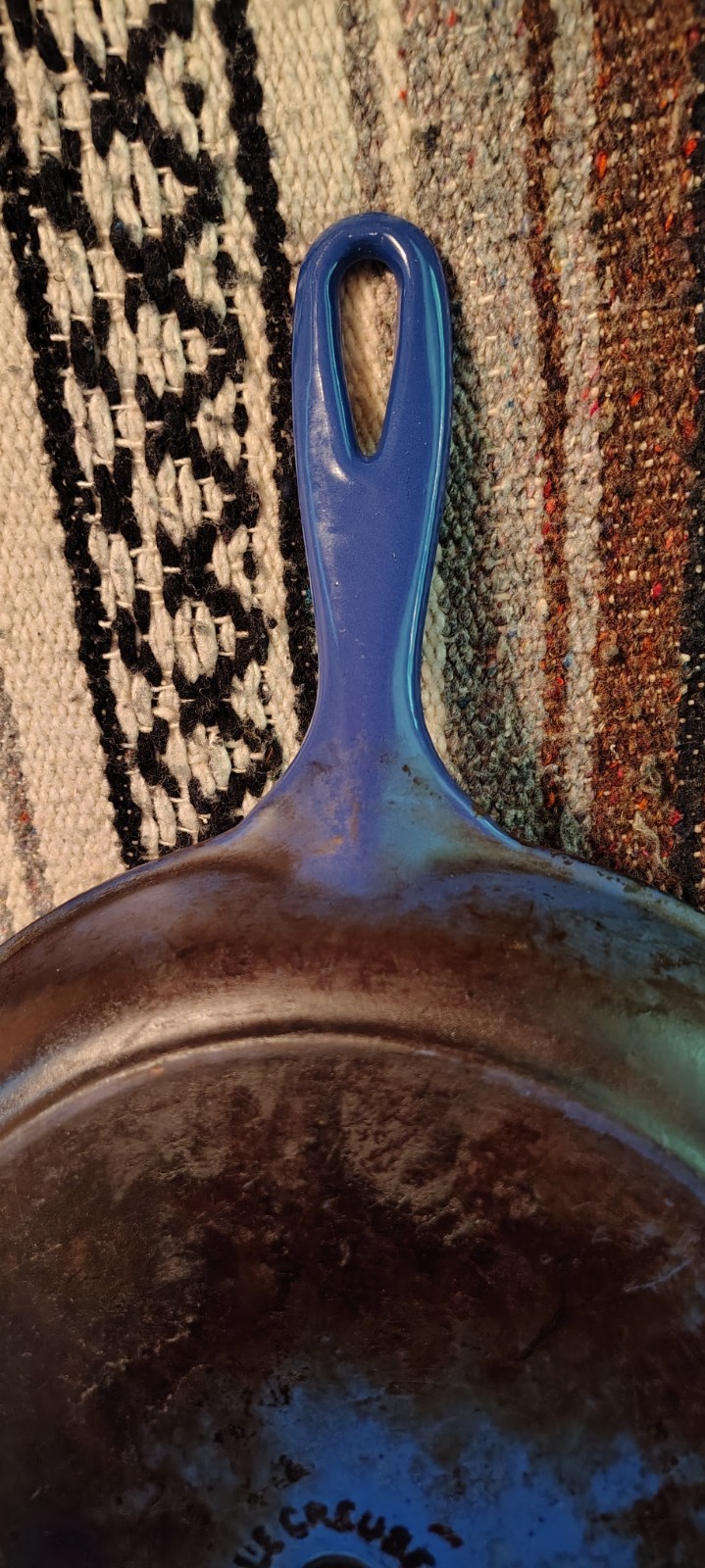 Le Creuset Signature 10in Enamel Cast Iron Skillet Blue Long Handle Pour Spout