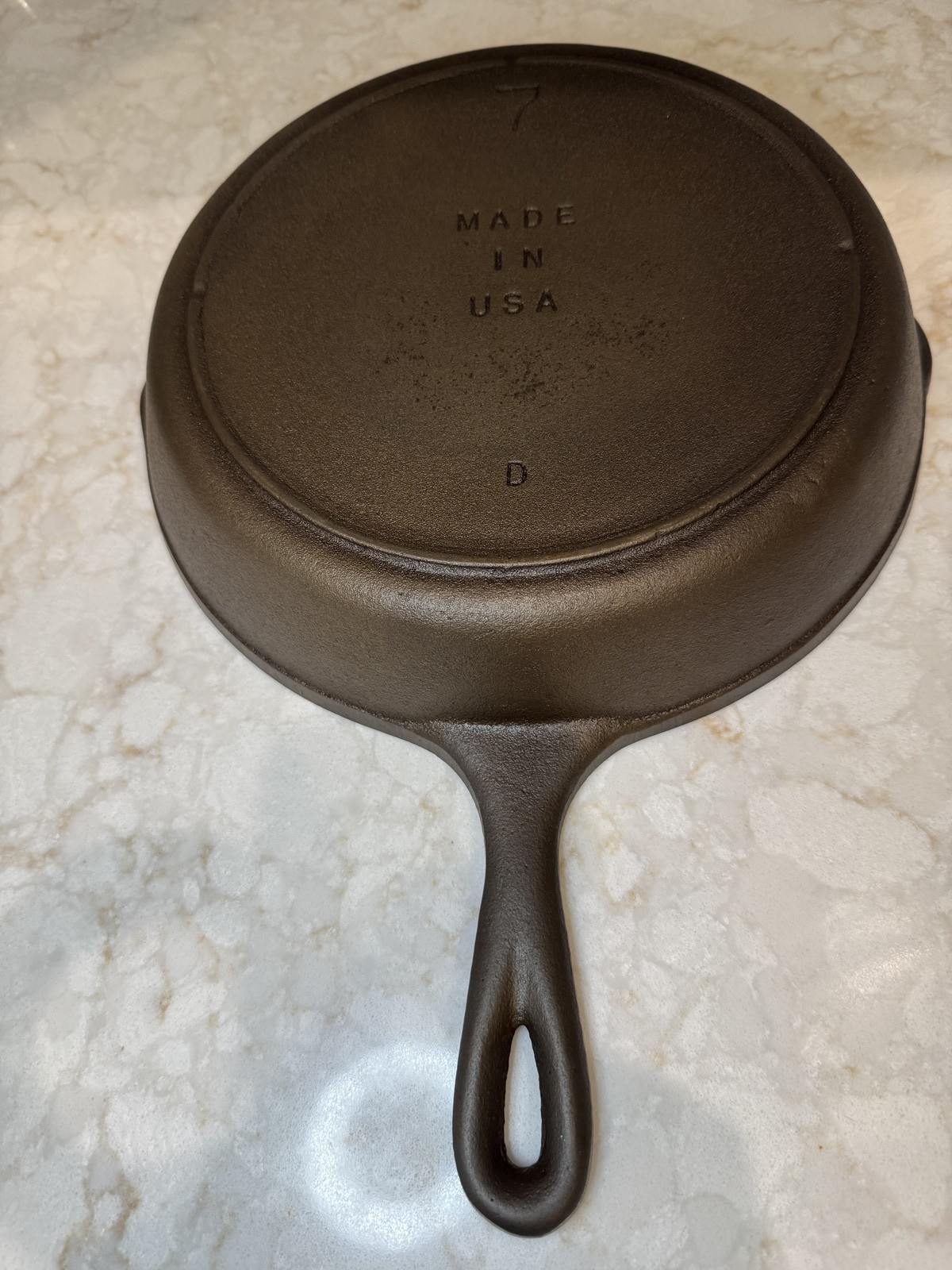 Vintage Cast Iron Skillet no 7 Unmarked Lodge 3 Notch Restored And Seasoned