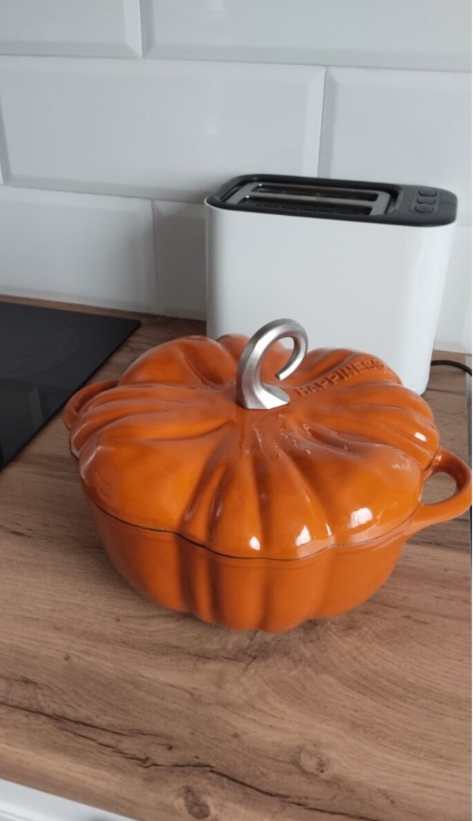 Pumpkin-shaped cast iron cocotte cauldron 3.7l, cast iron cauldron