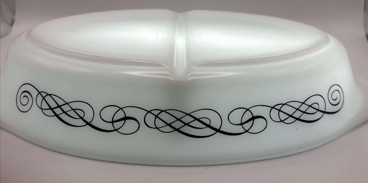 VTG Pyrex Black Scroll 1960s Promotional Pattern Divided Dish 1 1/2 QT, NO LID
