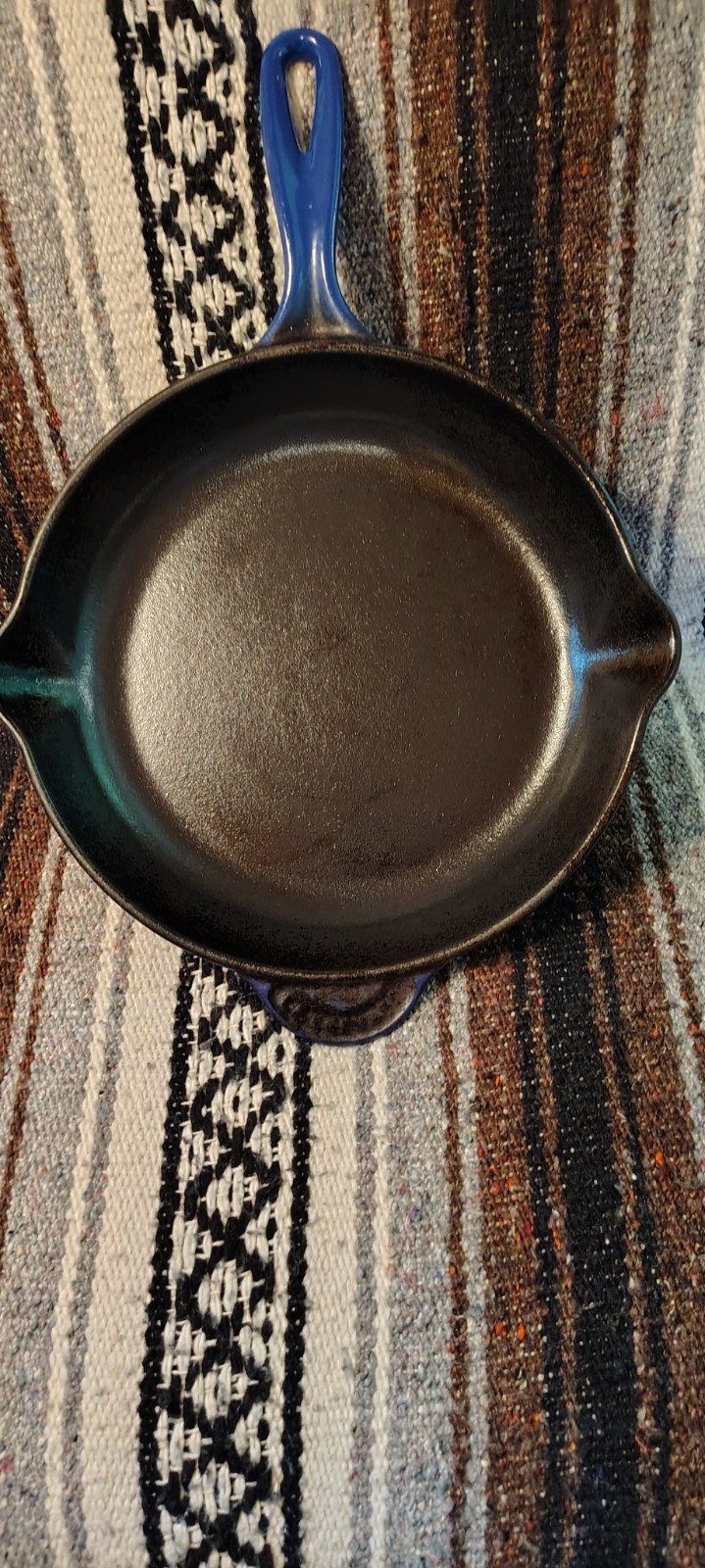Le Creuset Signature 10in Enamel Cast Iron Skillet Blue Long Handle Pour Spout