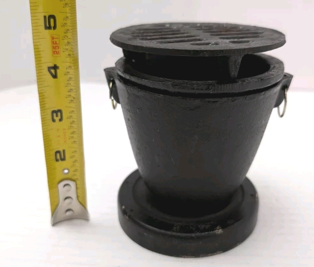 Town Food Service 51355 3.5 in. x 4.75 in. Cast Iron Hibachi – Black