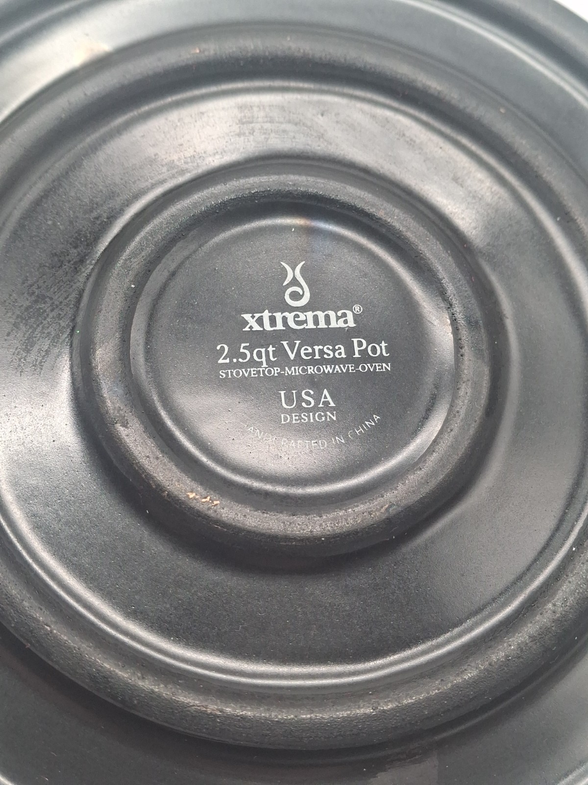 Xtrema Sauce Pot 2.5 qt W/Lid Black Ceramic Stovetop Microwave Oven Safe