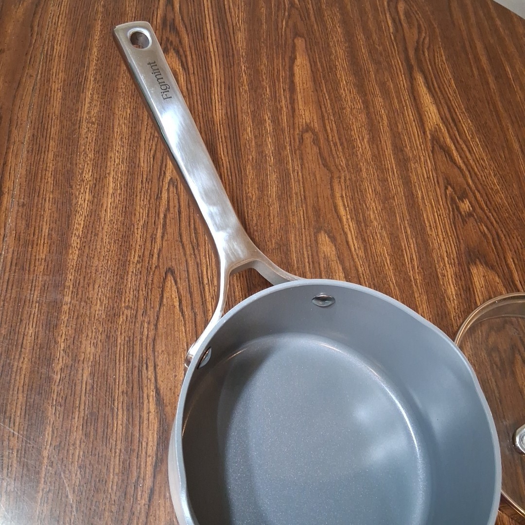 Figmint Nonstick 1 Qt. White Ceramic Coated Aluminum Saucepan & Lid NEW Cond.