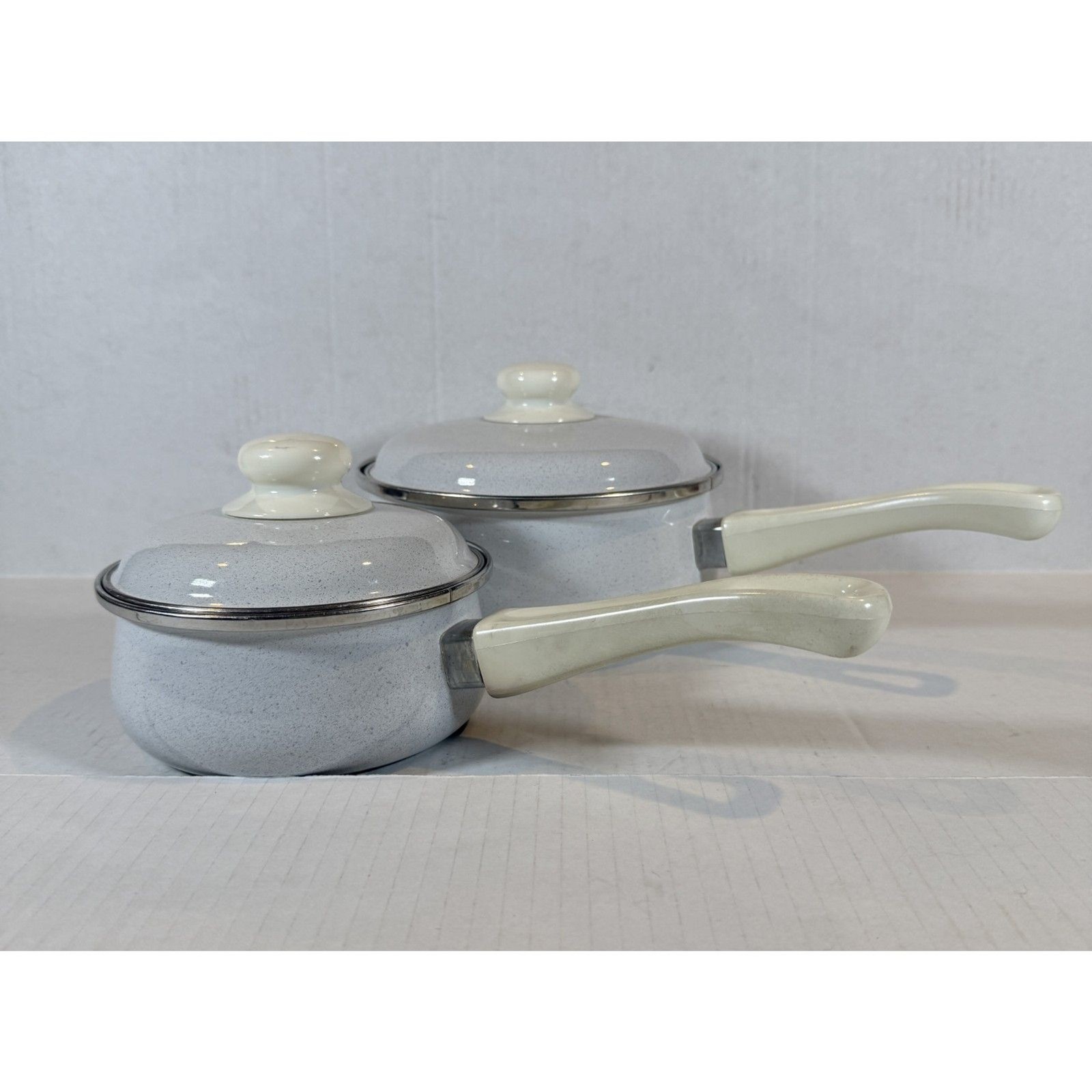 VTG Encore Enamel Saucepan Set Spain Speckled White Cottagecore Cookware 1Qt 2Qt