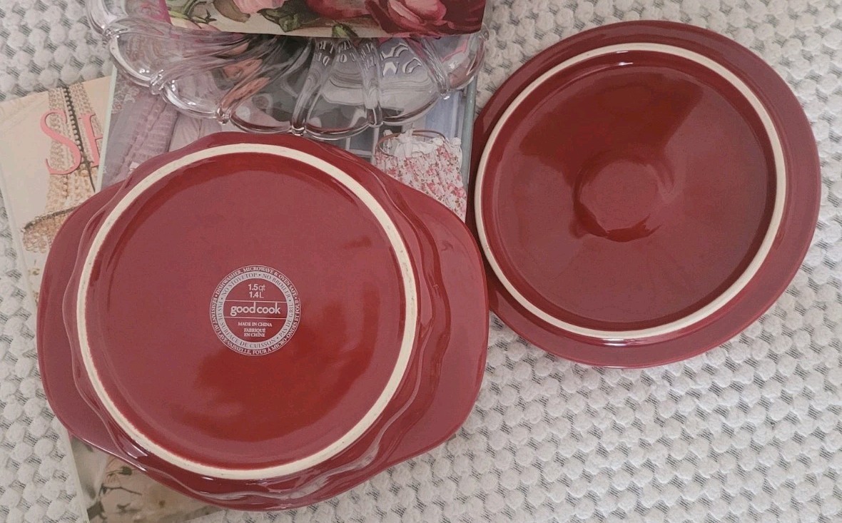 1.5 Quart Casserole/Baking Dish TOMATO RED🍅 w/Lid-BBQs Thanksgiving Christmas