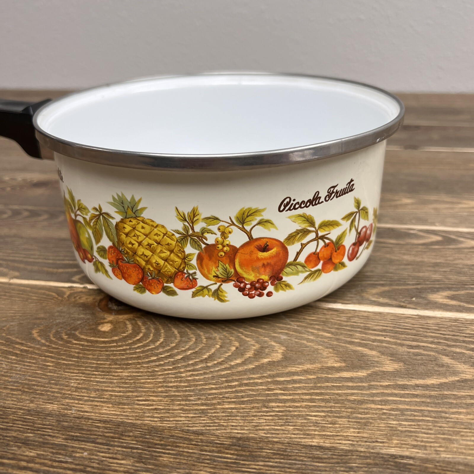 Wilshire House Petit Fruit Spain Cooking Pot Enamel Ware Vintage Retro