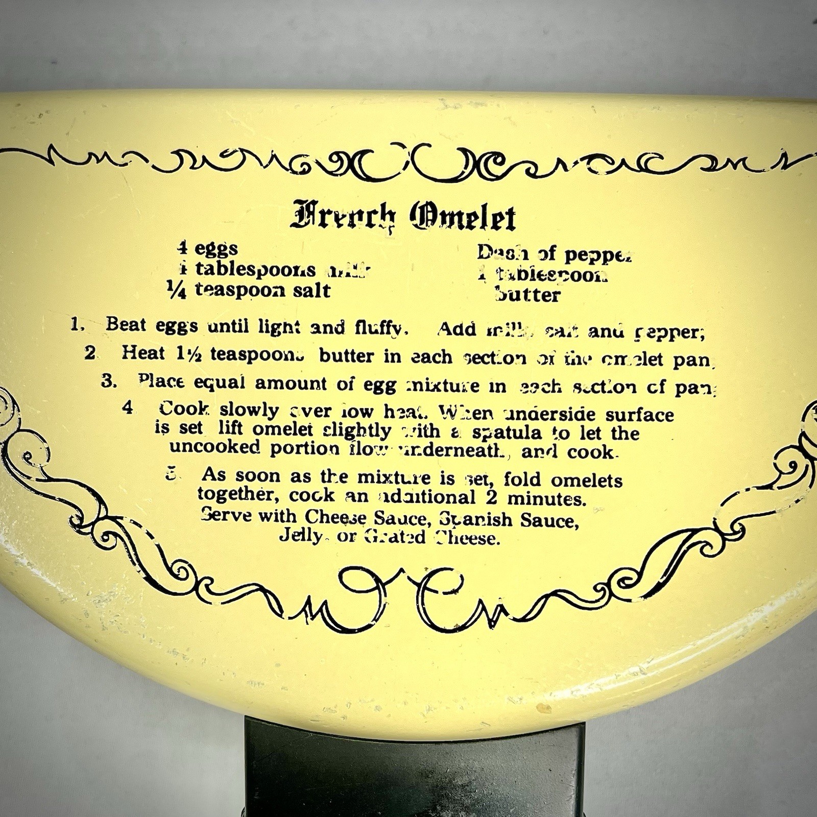 Vintage Hinged Double Omelet Pan, Non-Stick 2-Piece w/ Recipe, Yellow/Green