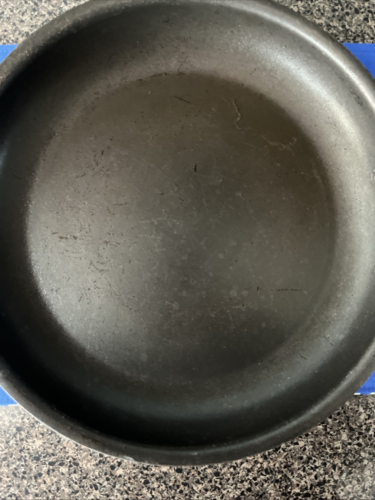 All-Clad HA1 Hard Anodized Nonstick PFOA Free 12″ Frying Pan Sturdy
