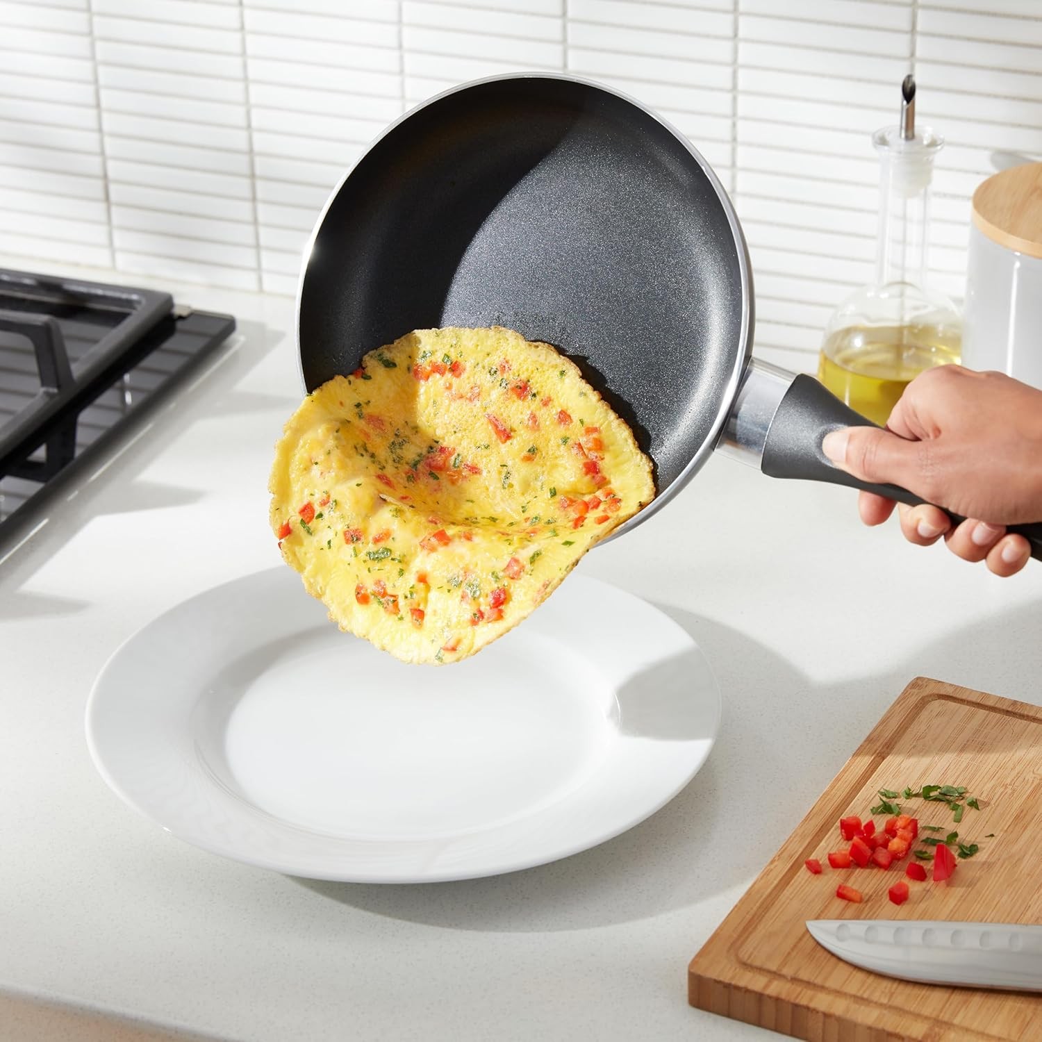 Amazon Basics Non Stick Kitchen Cookware 15-Piece Set, Non-Induction, Includes P