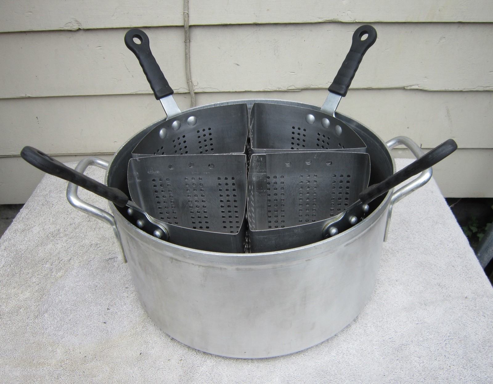 VOLLRATH 68127 18-quart PASTA or VEGGIE Cooker Set w/4 PERFORATED INSERTS