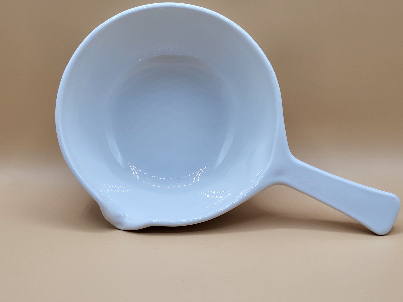 Vintage Corning Ware #P-89-B White Coupe 2.5 Cup Sauce Pan with Pour Spout