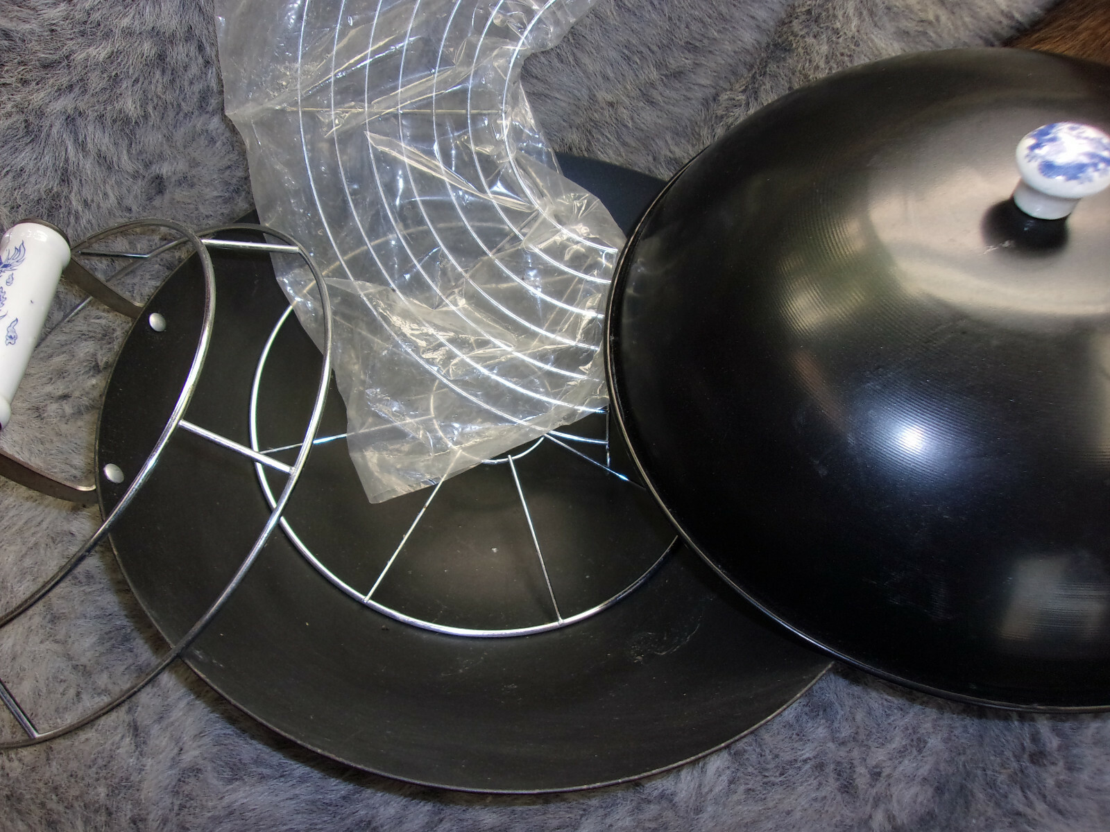 14″ Wok – 24 piece – Stovetop, Lid both with ceramic handles