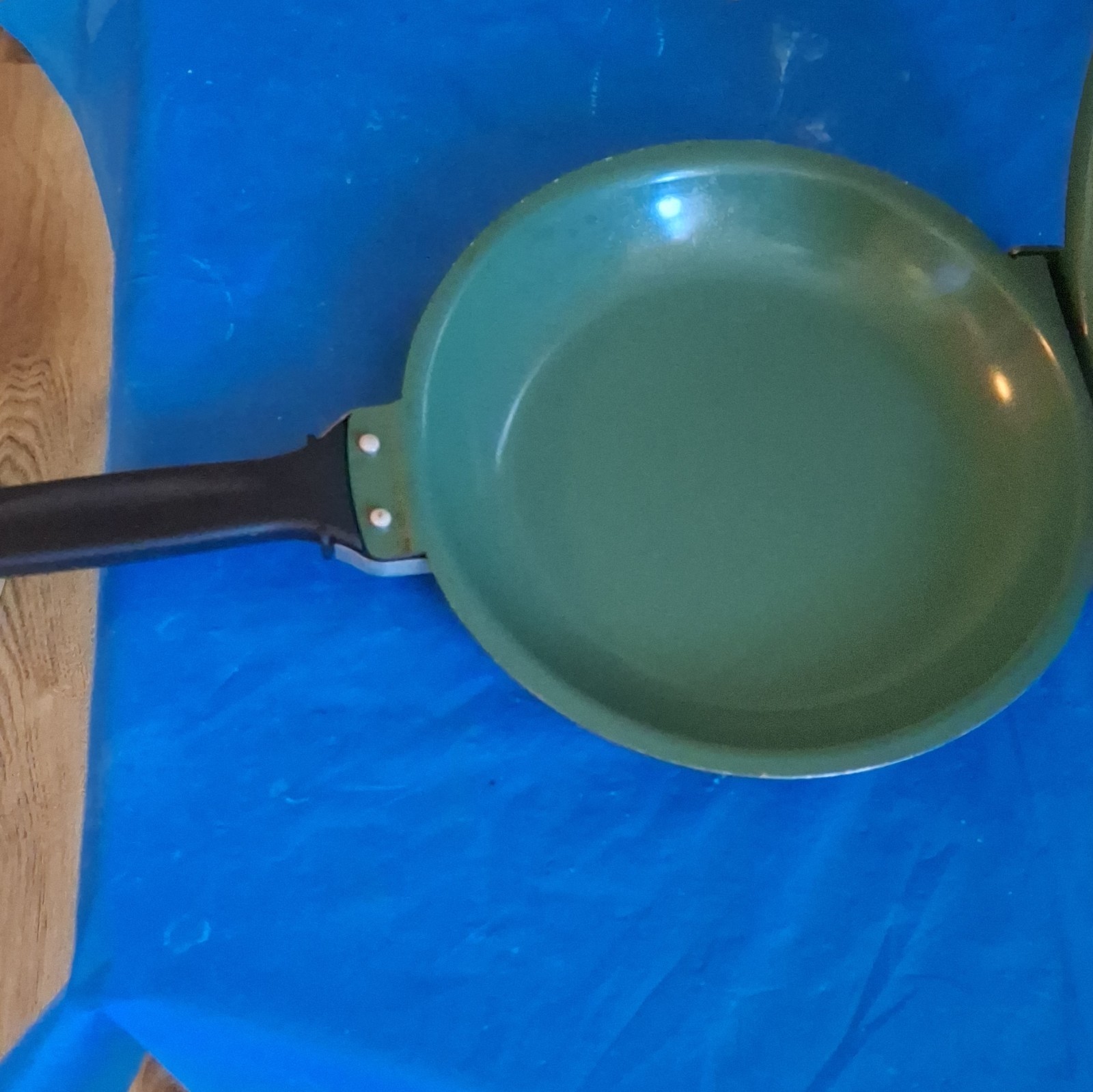 Green Non-Stick Round Frying Pan Set 10 in Long Handle, Gas/Electric 2pc