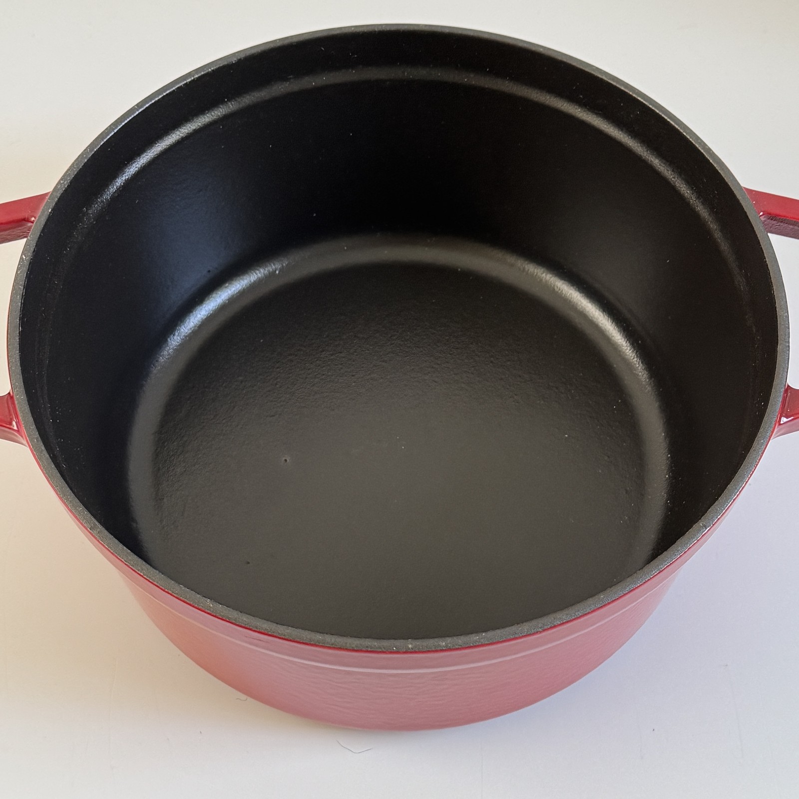 Staub La Cocotte 24cm (2.3L/2.5Qt) Round Enameled Cast Iron Dutch Oven Cherry