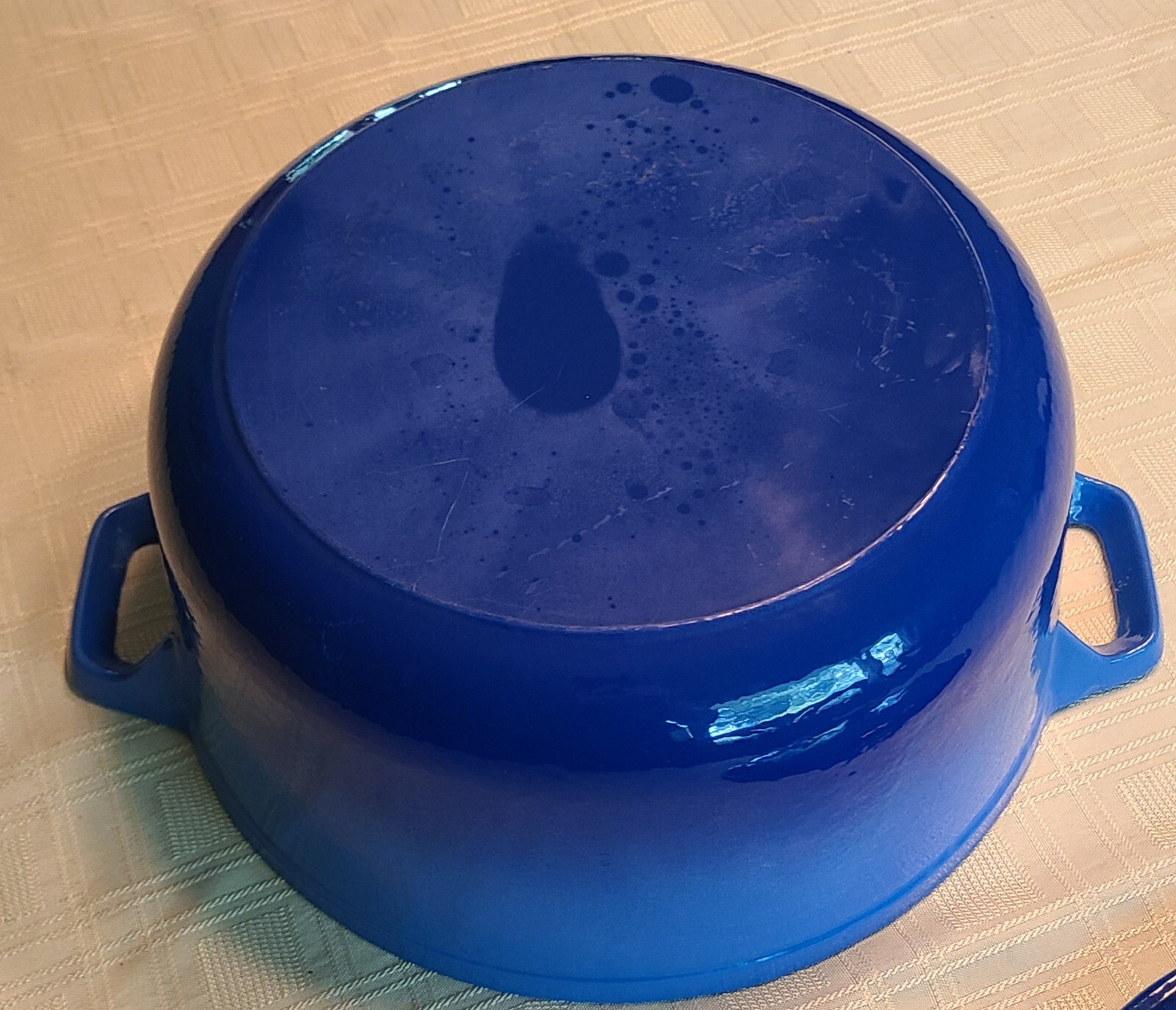 Unmarked Blue Enamel Cast Iron Lidded Dutch Oven 10″ x 5″…… 15 lbs