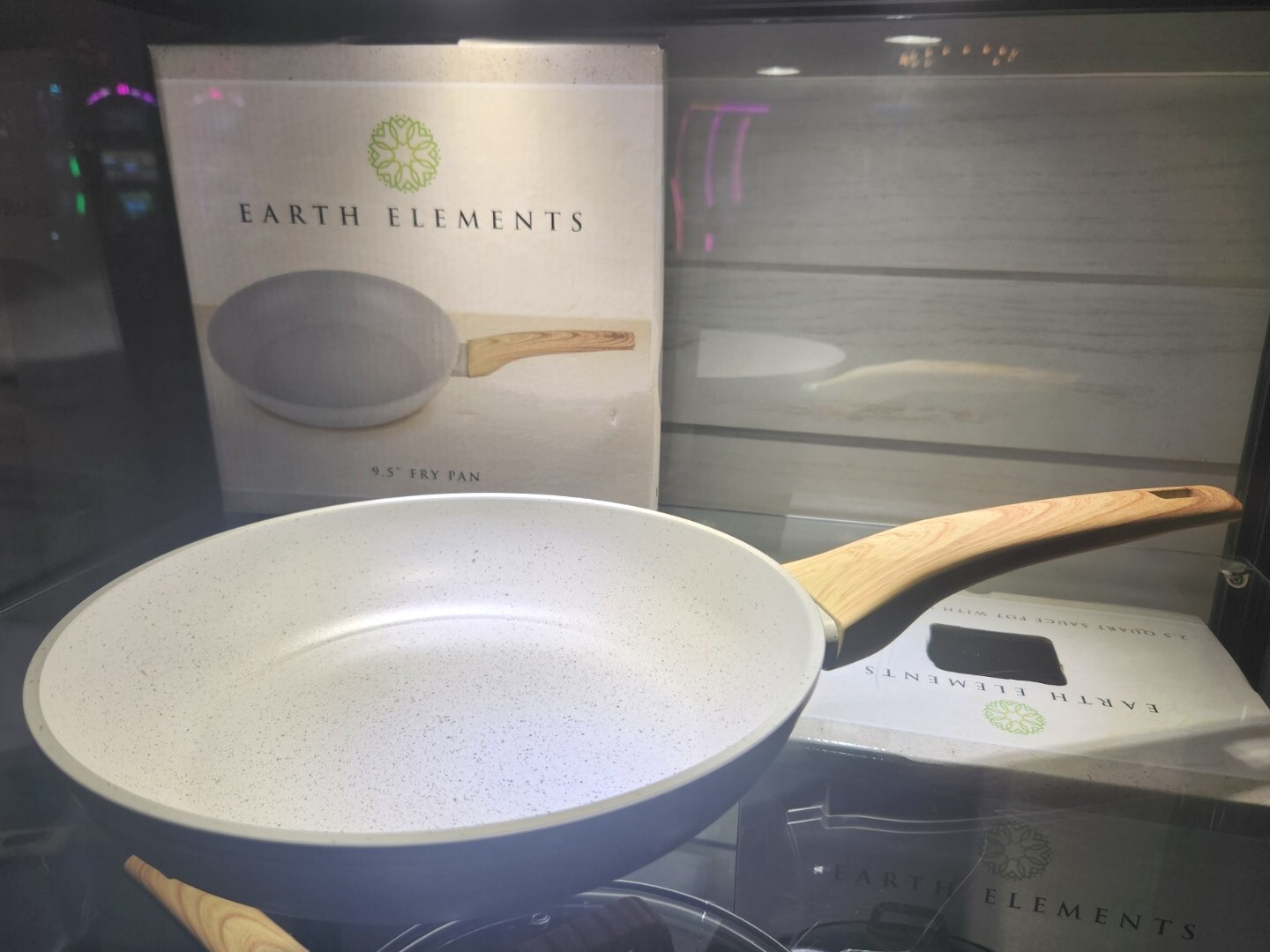 Earth Elements 9.5″ Fry Pan Non-Stick Frying Pan Cream w/ Gray Speckle EE24F01