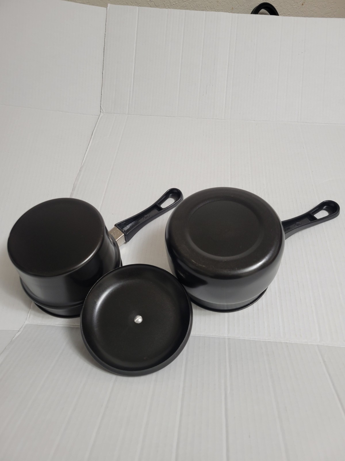 Black Non-Stick Metal Saucepan w/ Lid Long Handle 1 qt 500°F Model 1310