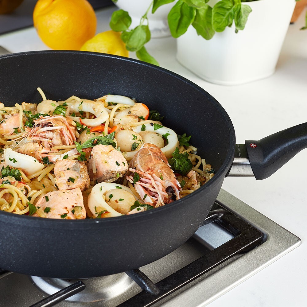 XD Nonstick Sauté Pan – 11″ (28 cm), 4.3 QT (4.1 L) – Open Box