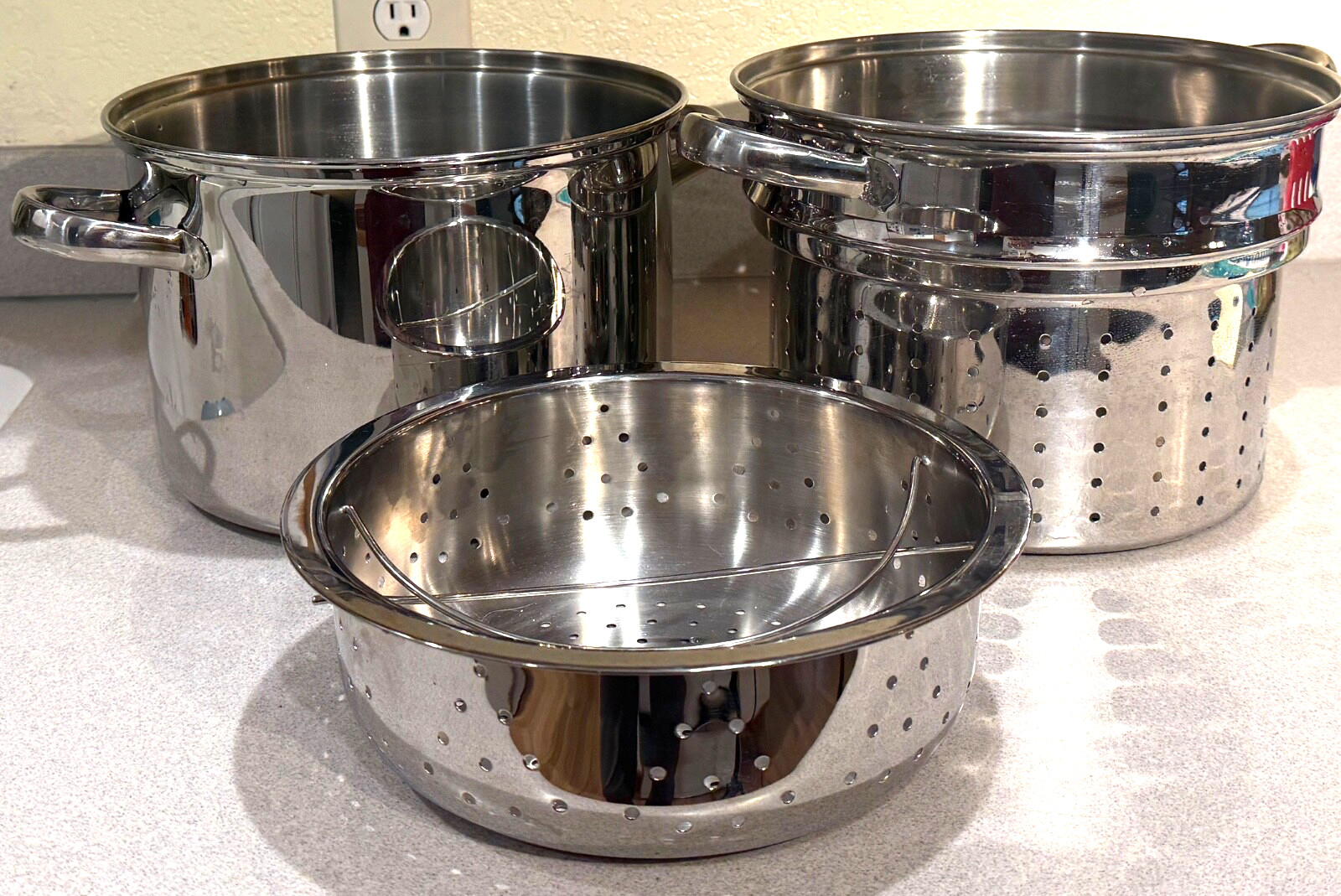 Supreme Stock Pot 18/10 Stainless Steel with Steamer and Strainer 8 Qt No Lid