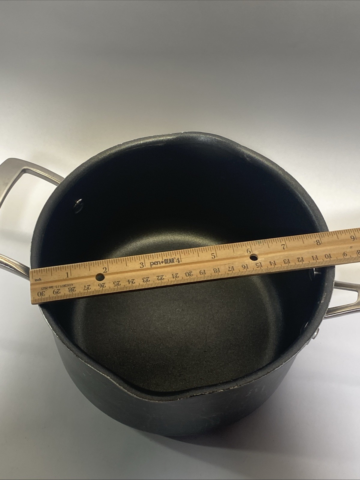 Member’s Mark 4Qt Saucepan Pour Spout Rim Anodized Dual Riveted Handles Heavy!