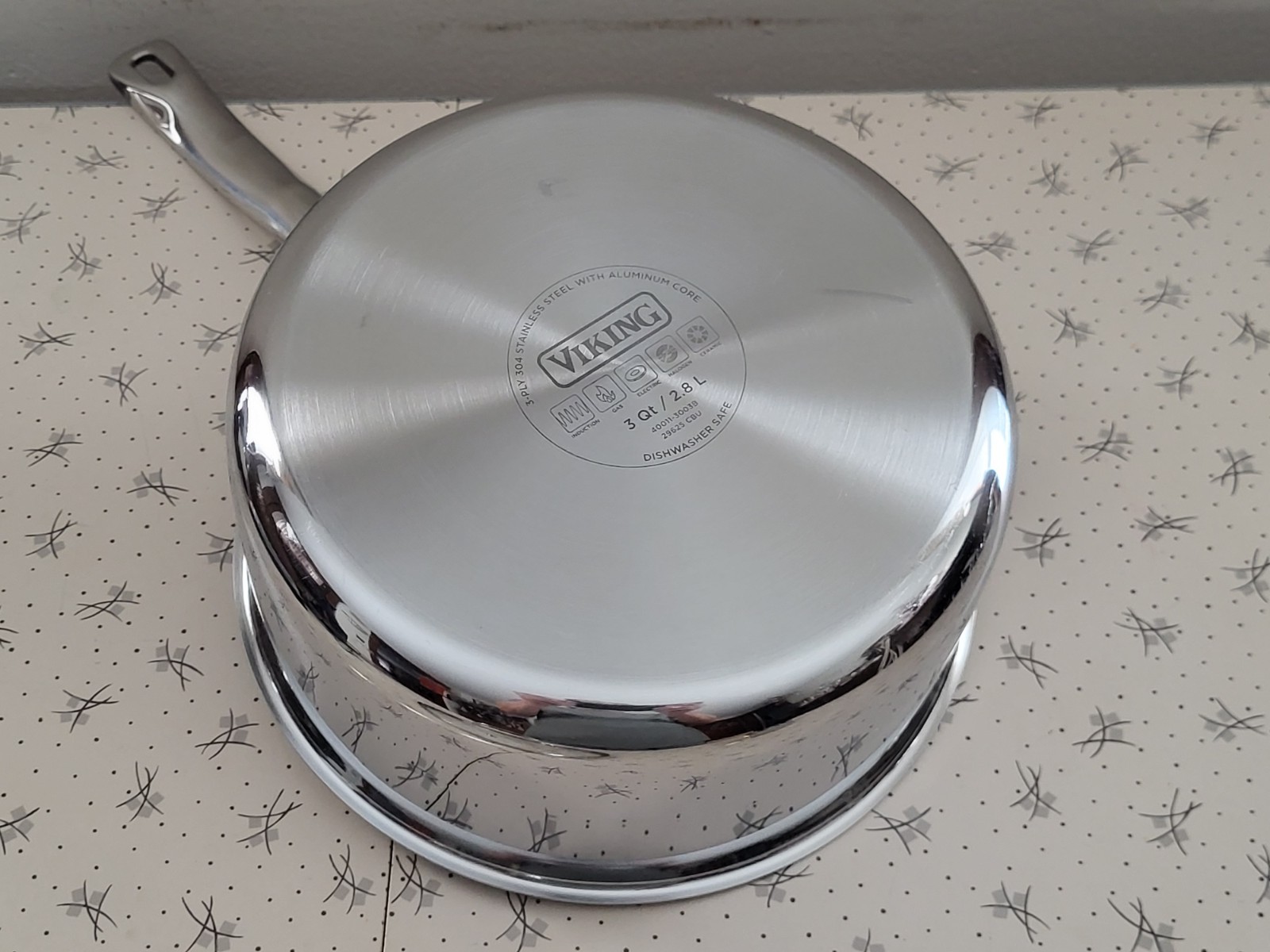 Viking 3-Ply Bonded Stainless Steel Sauce Pan Pot 3QT/2.8L With Vented Lid