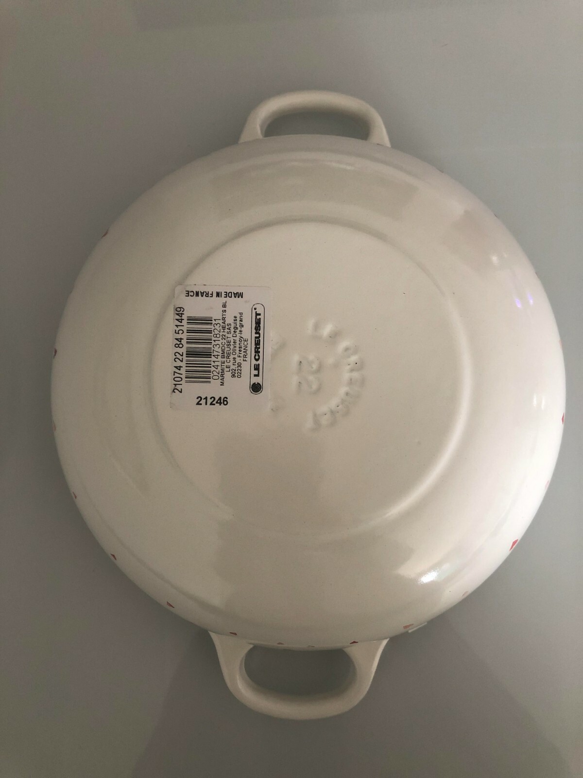 Le Creuset L’Amour Cast Iron 2.75 Quart Soup Pot with Hearts, White  * NEW *