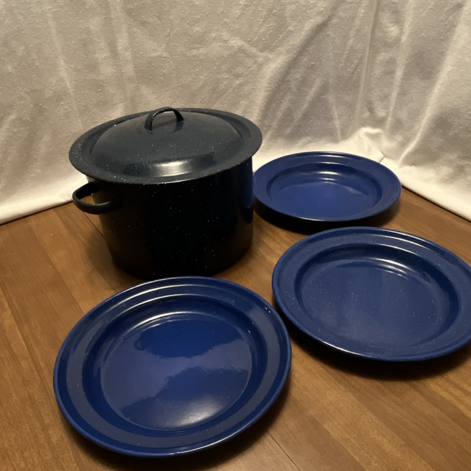 Blue Speckled Enamelware 3 Qt Stockpot w/ Lid & 3 Plates Set, Double Handle
