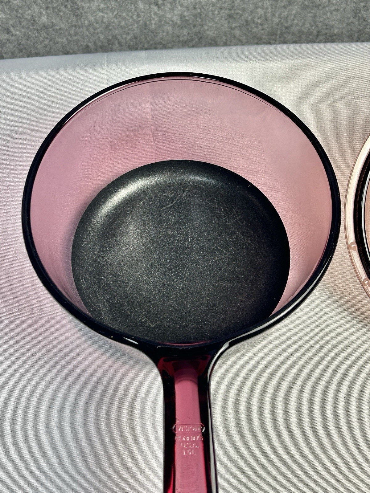 Vtg Corning Ware Vision Cranberry Glass 1L Sauce Pan Non-Stick Bottom Pyrex Lid