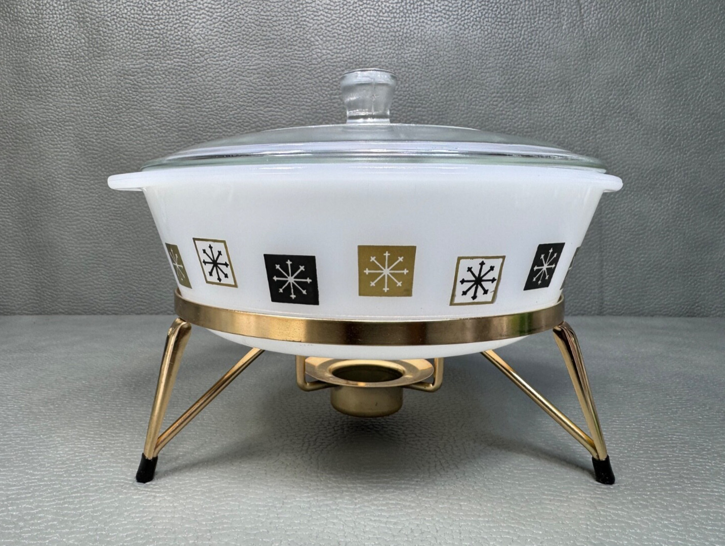 New Old Stock Mid Century Modern MCM Inland Glass 2 Quart Casserole with Warmer