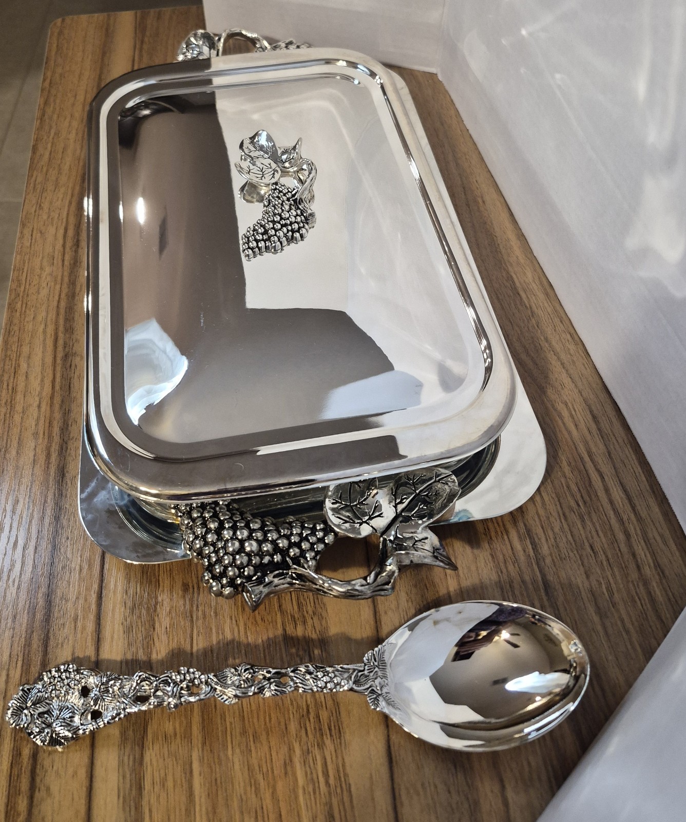 Godinger Silver Plated 3QT Grape Casserole Set w/ Serving Spoon Box NIB Vintage