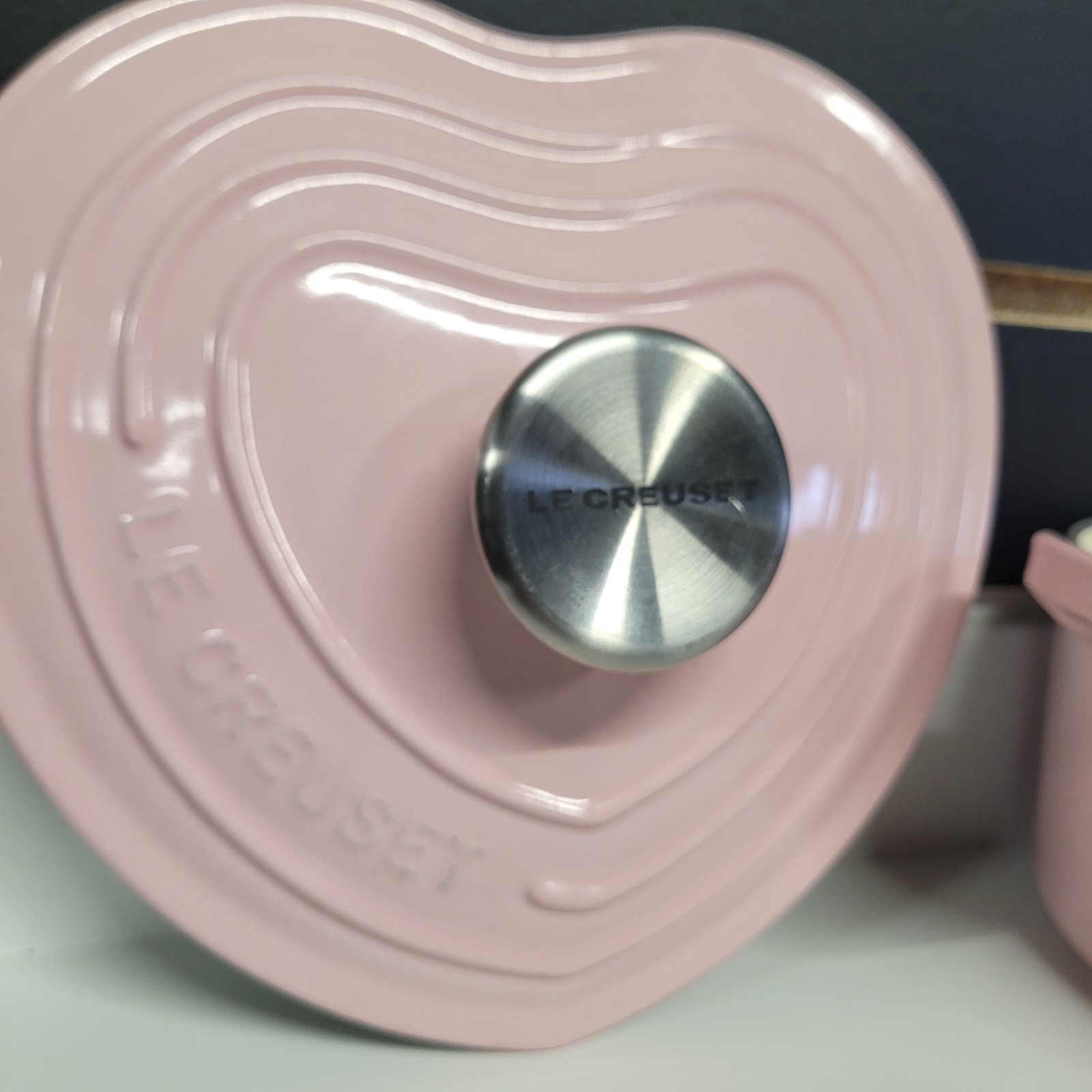 Le Creuset Cocotte D’amour Dish SHELL PINK 1L Heart shaped Cast Iron