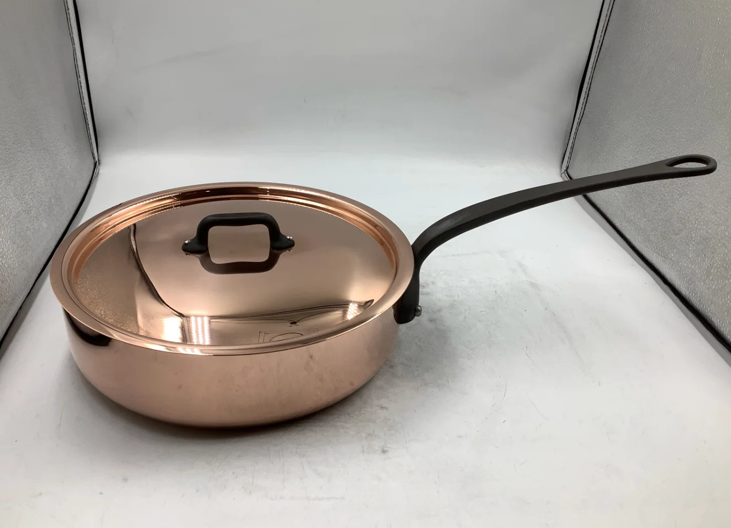 Mauviel M’Heritage 250 CI Copper Saute pan With Lid, Cast Iron Handle, 3.3-Qt