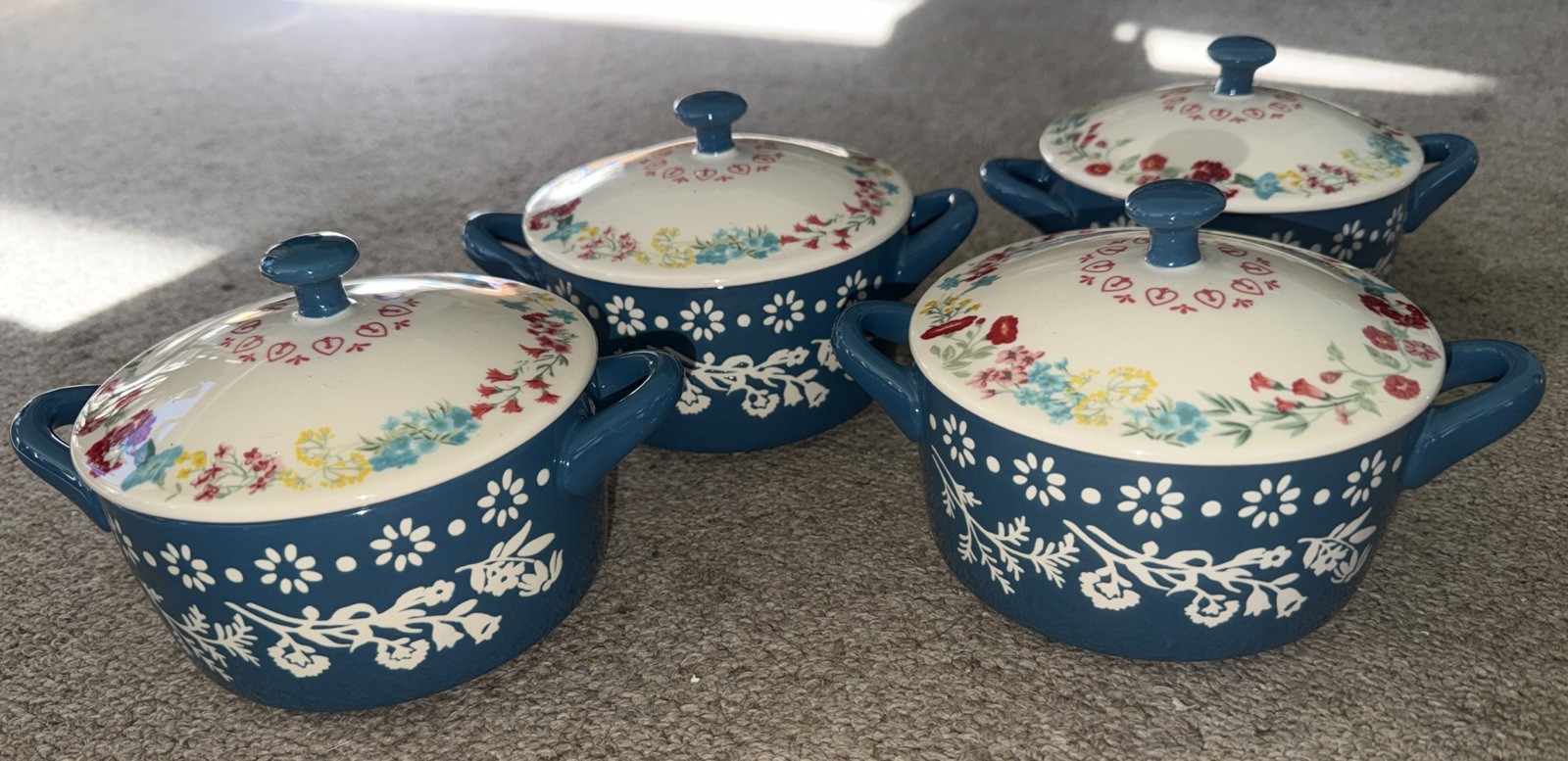 Lot Of (4) Pioneer Woman Fancy Flourish Mini Cocotte with Lid 16 oz 4.5” Wide