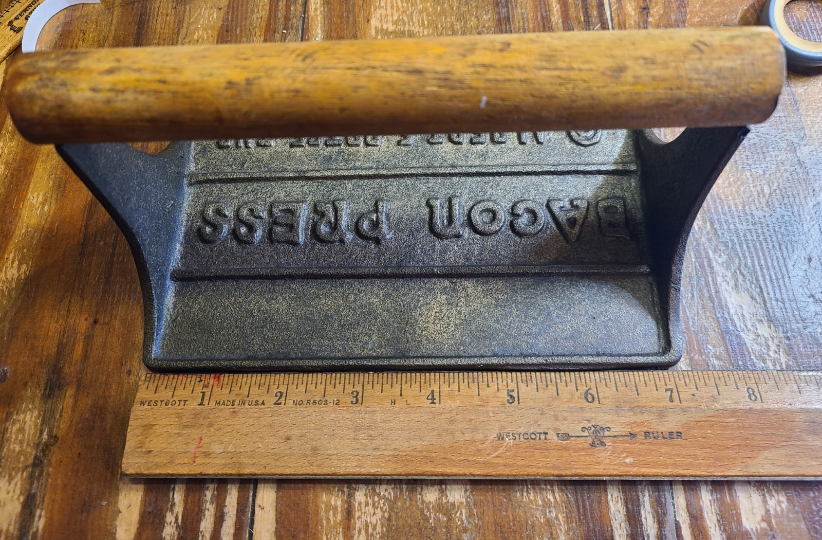 Vtg Cast Iron Albert E. Price Ink Bacon Press Wood Handle 3 Piggies 7 x 4 x 4″