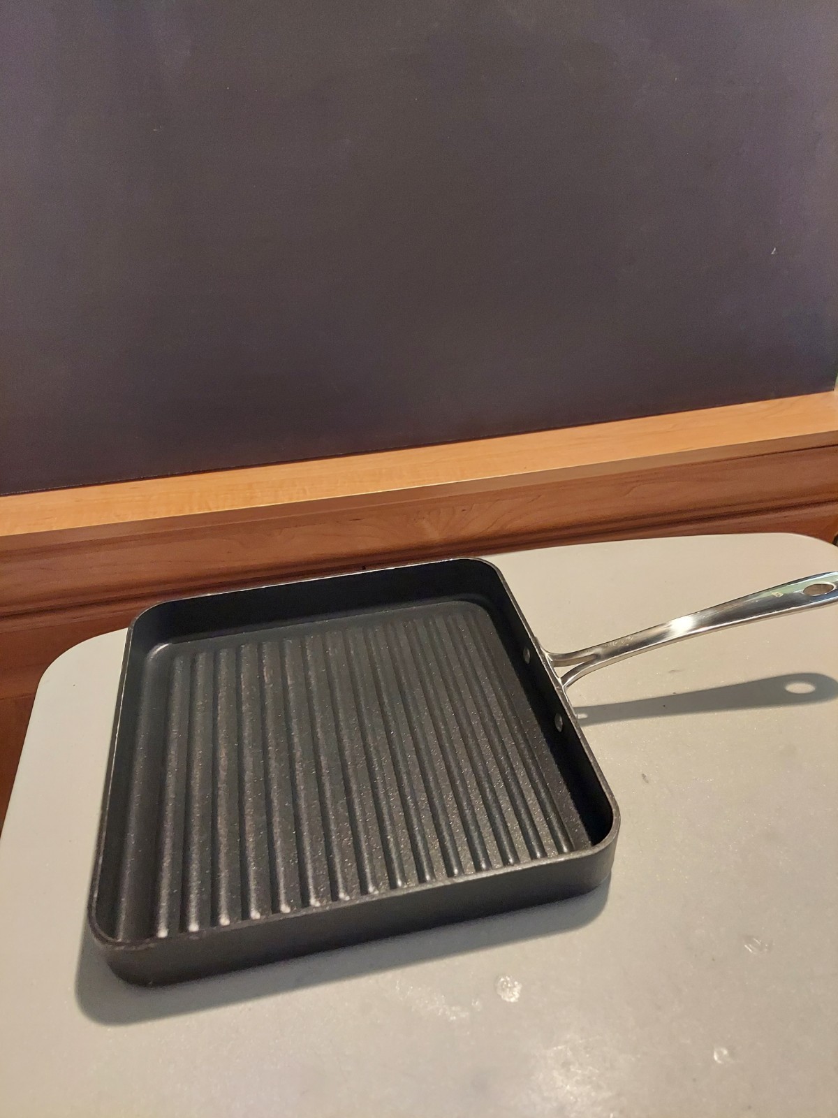 ￼All-Clad Nonstick Griddle 11×11 Inch Oven Broiler Safe 500F