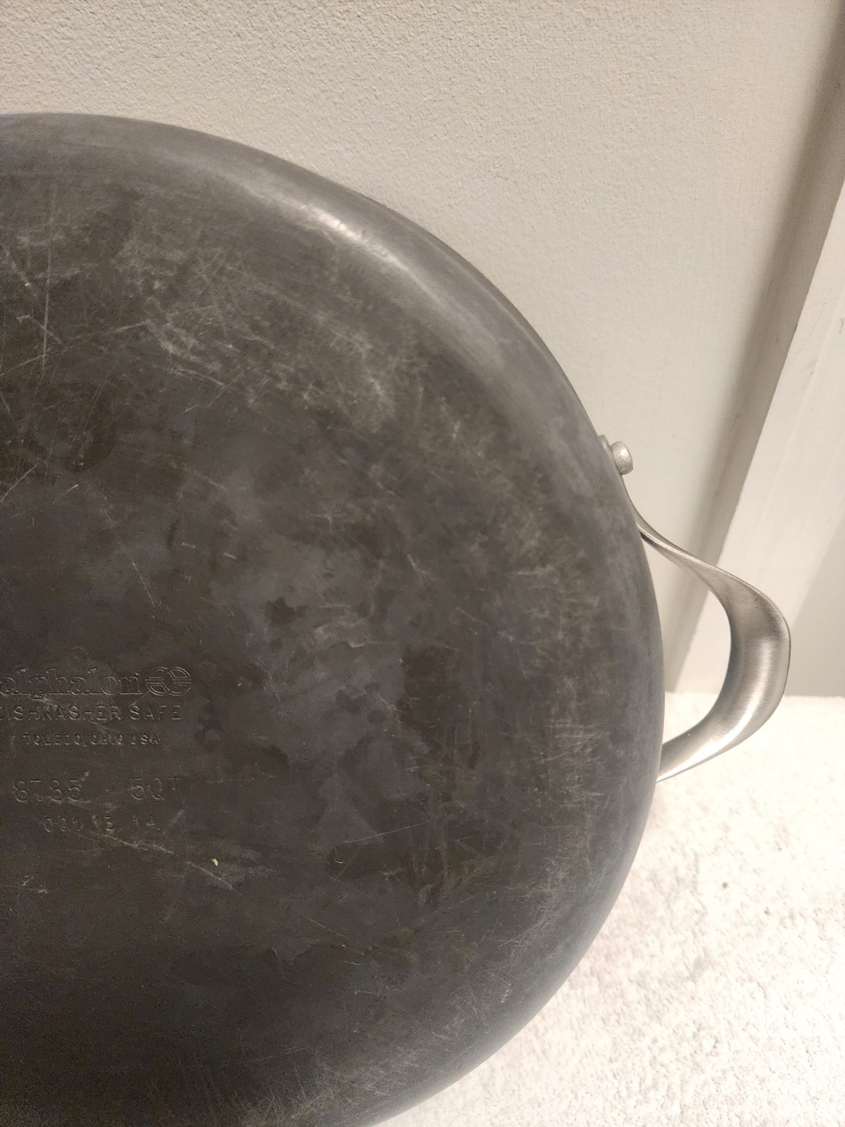 Calphalon Contemporary 5 Quart Hard Anodized NonStick Pan 8785 Ohio