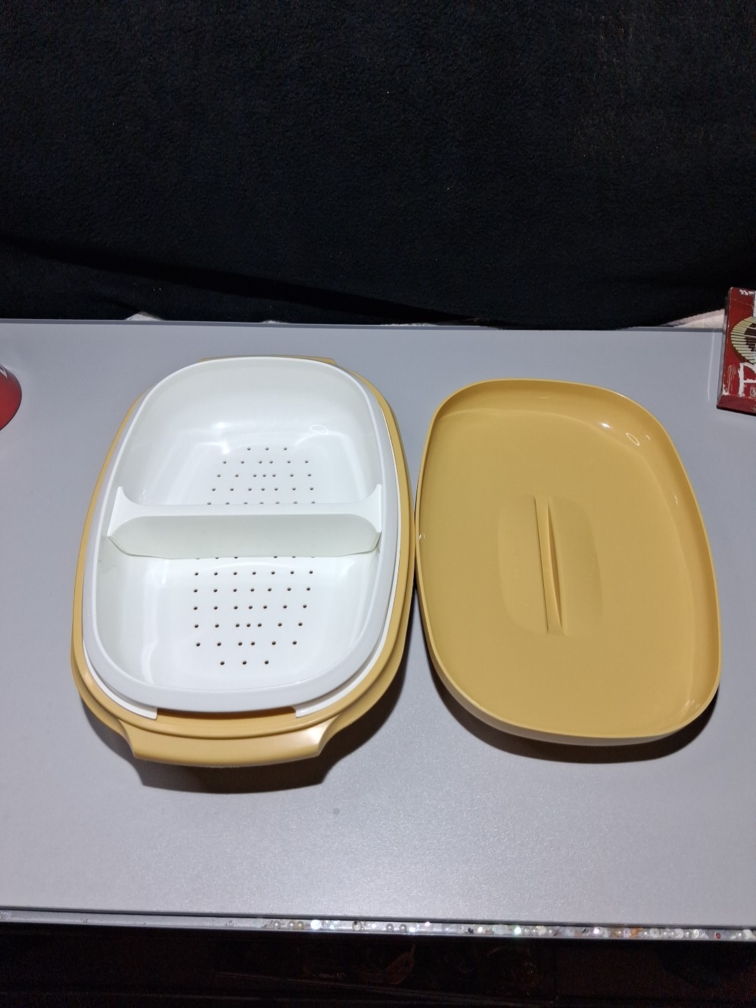 VTG Tupperware 1273-3 Vegetable-Rice Steamer 4 Piece Set Harvest Gold W/divider.