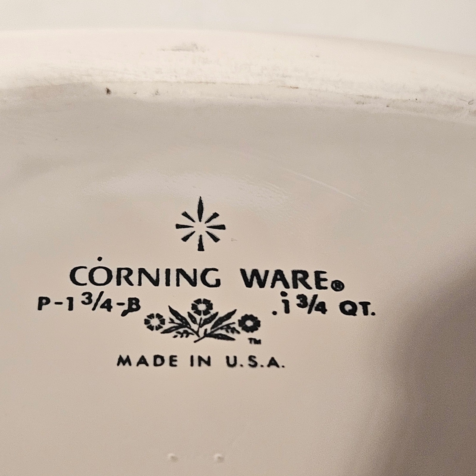 Corning Ware Casserole Dish 1.75 QT White Blue Cornflower P-1 3/4-B with Lid