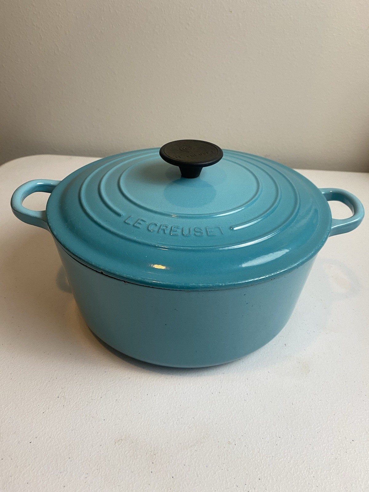Le Creuset Signature #24 4qt Blue Caribbean Enameled Cast Iron Round w Lid