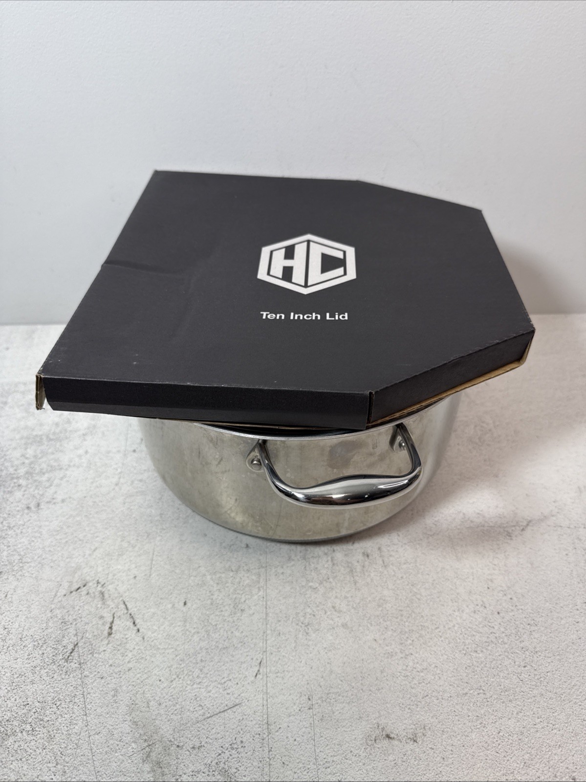 Hexclad 8 Quart Stock Pot 8 QT Pan Nonstick – With Lid. ***See Description